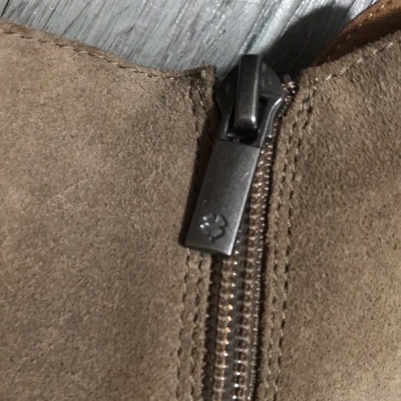 Lucky Brand Fenley Khaki Suede Ankle Booties size 7 - Picture 6 of 9